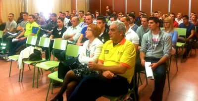 Entre los asistentes se encontraba parte del alumnado y participantes del programa